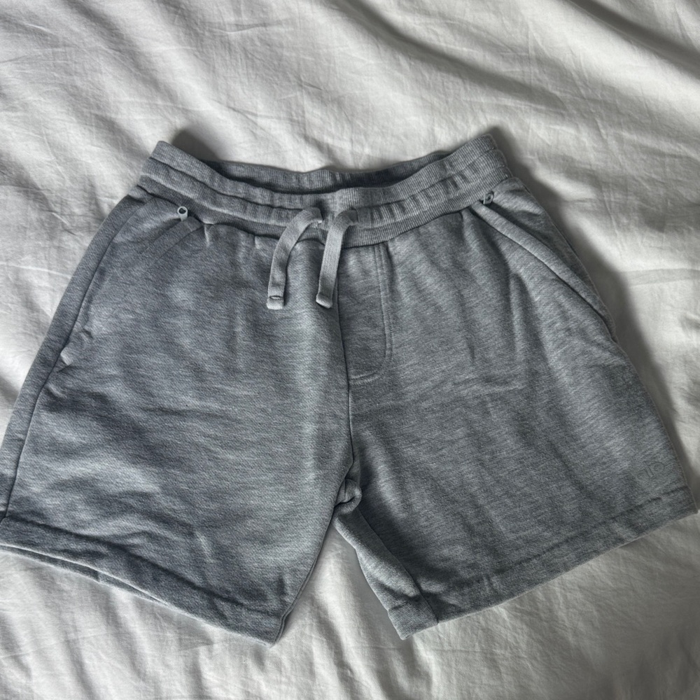 ALO Men’s casual short